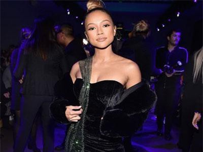Người đẹp gốc Việt Karrueche Tran bốc lửa trên biển