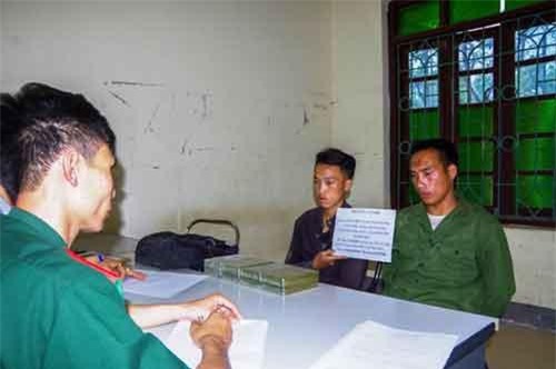 Điện Biên: Bắt giữ vụ vận chuyển 8 bánh heroin