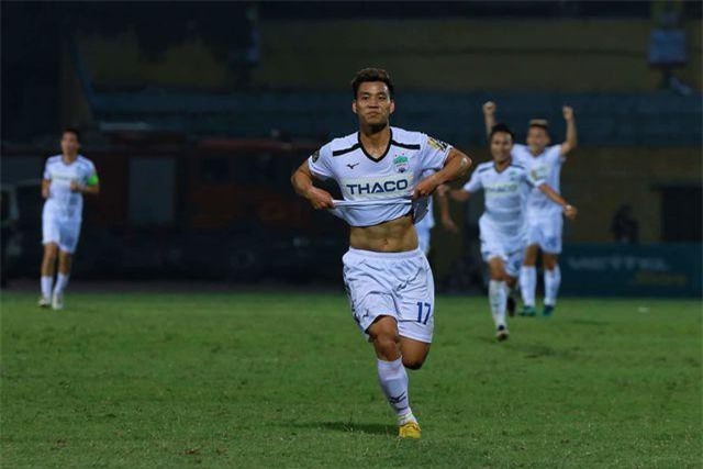 Văn Thanh “nổ súng”, HA Gia Lai thắng đậm Viettel tại Hàng Đẫy