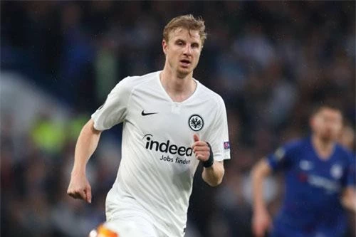 Trung vệ: Martin Hinteregger (Eintracht Frankfurt).