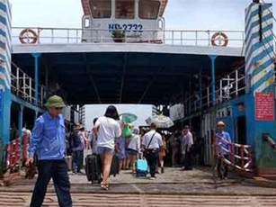 Khởi tố 12 người liên quan đến vụ án gian lận vé ở bến phà Gót