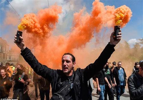 Phe Áo vàng xuống đường, bạo động bùng phát trở lại tại Pháp
