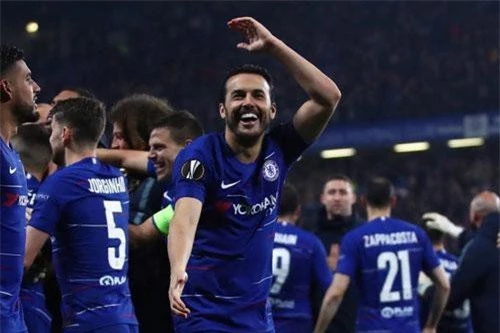 Tiền vệ phải: Pedro (Chelsea).