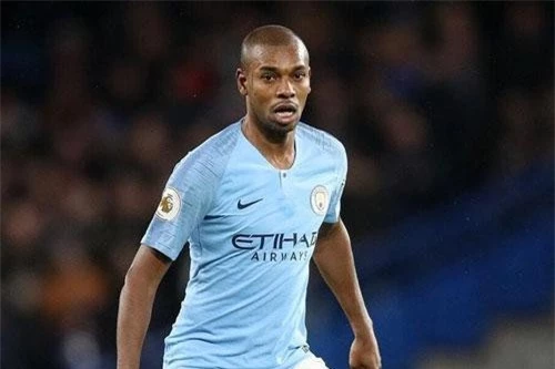 Tiền vệ: Fernandinho (Man City).