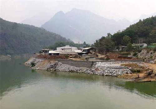 Vụ đổ hàng nghìn khối đá lấn sông: Tháo dỡ toàn bộ công trình lấn chiếm