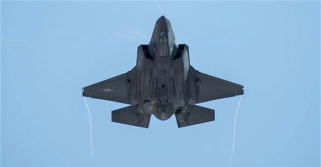 Bí ẩn bao trùm vụ tai nạn máy bay chiến đấu F-35 của Nhật Bản - 1