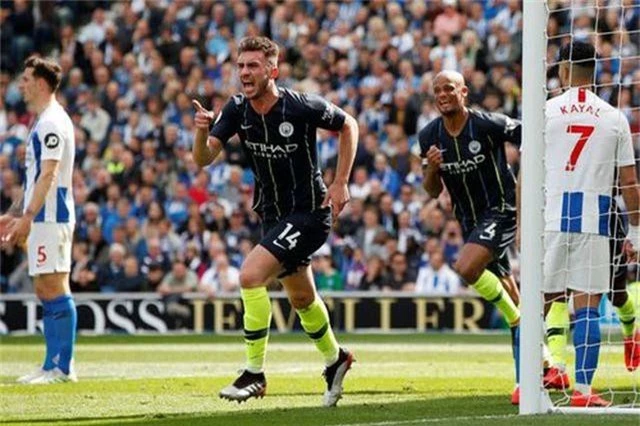 Brighton 1-4 Man City: Thầy trò Guardiola vô địch Premier League - 8