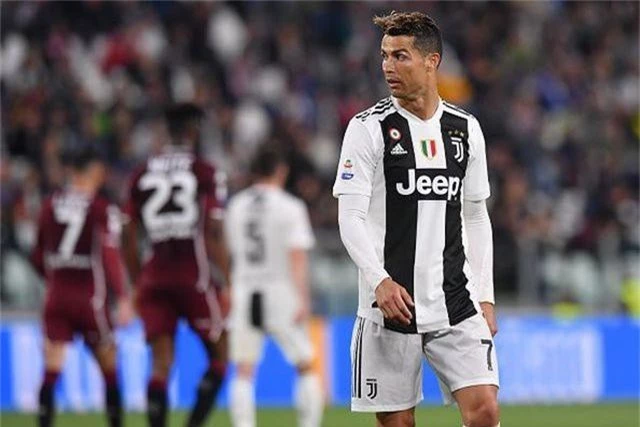 C.Ronaldo đua hết tốc lực ở cuộc đua Vua phá lưới - 1