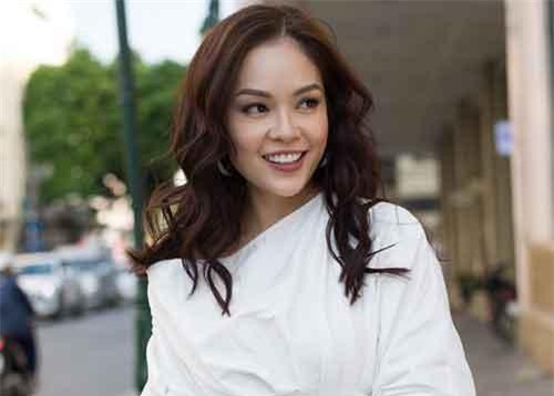 "Bà mẹ đơn thân" Dương Cẩm Lynh: Có lúc tôi bị cuốn theo xu hướng đám đông