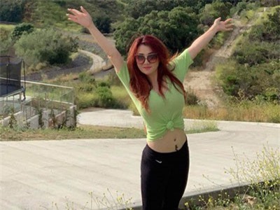 Vợ cũ Bằng Kiều khoe thân hình nóng bỏng và eo con kiến, nhìn số tuổi mới giật mình kinh ngạc