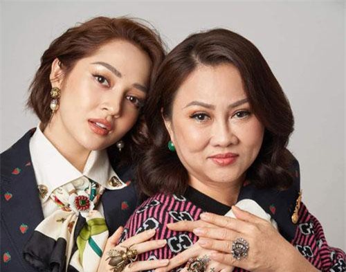 Sao Việt khoe ảnh và trải lòng trong "Ngày của Mẹ"