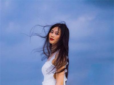 Ngắm nhan sắc tân hoa khôi có thành tích học khiến ai cũng trầm trồ