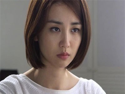 Khoe ảnh đại gia đình đi du lịch vui vẻ, nhưng nàng dâu bị cả nhà mắng té tát khi phát hiện sự thật qua dòng tin nhắn