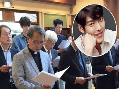 4 tháng mất hút hậu xạ trị ung thư, Kim Woo Bin trở lại với diện mạo hoàn toàn mới bên tài tử Jo In Sung