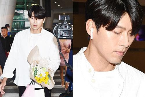 Hyun Bin mặc đồ giản dị ra sân bay mà tựa tổng tài và chiếc mũi thì sắc như muốn "đòi mạng" chị em