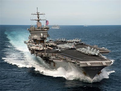 Ghé thăm tàu sân bay hạt nhân đầu tiên của thế giới