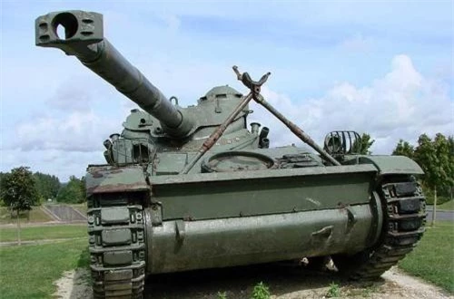 Theo mạng Military-Today, pháo FL-10 75mm được phát triển trên cơ sở khẩu 75mm L/71 trang bị trên các xe tăng Panther của Pháp. Loại pháo này có thể xuyên giáp dày 170mm ở cự ly bắn tới 2km. Rất tiếc, vì thiếu khóa nòng cũng như đạn dược mà bộ đội ta đã không được thử nghiệm uy lực của pháo này cũng như tốc độ bắn “chóng mặt”.