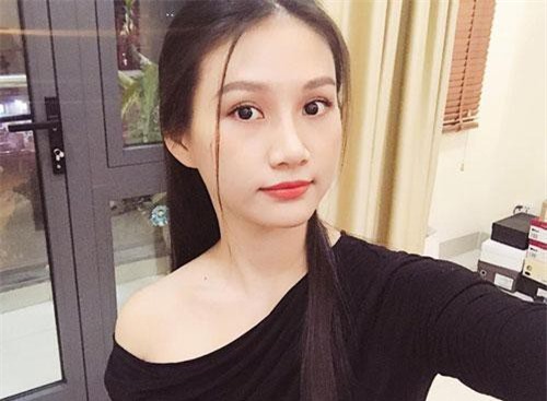 Nhan sắc đời thường đẹp say lòng người của người yêu gã Fedora trong "Mê cung"