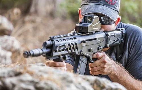 Súng trường tấn công AK Alfa do Mỹ sản xuất có gì đặc biệt?