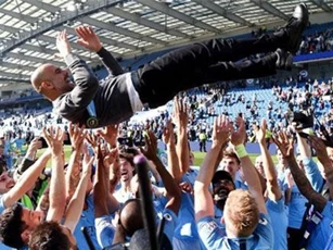 Sau khi vô địch, Pep gửi lời cảm ơn tới... Liverpool