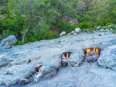 Bí ẩn ngọn núi có lửa cháy suốt nghìn năm ở Thổ Nhĩ Kỳ