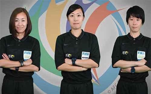 Lần đầu tiên 3 trọng tài nữ điều khiển 1 trận đấu AFC Cup