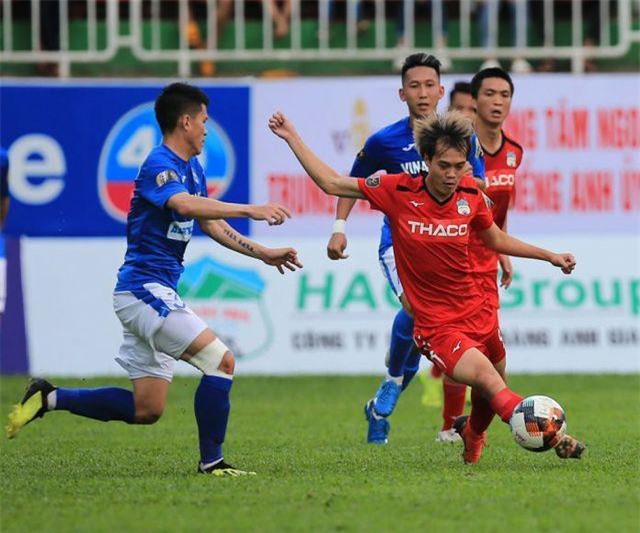 Những tín hiệu trái chiều ở hàng tiền đạo và hậu vệ đội tuyển Việt Nam