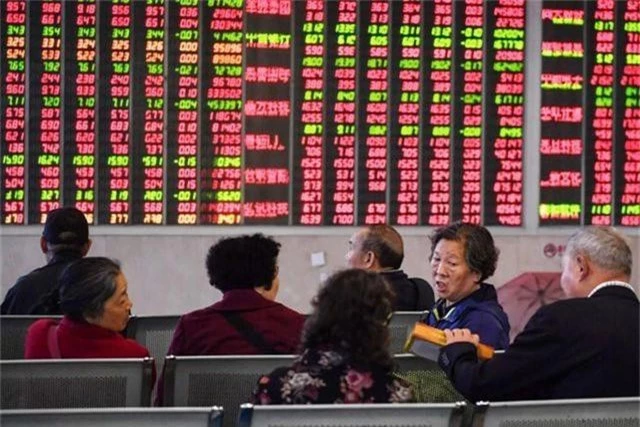 Cổ phiếu châu Á chạm đáy vì chiến trang thương mại Mỹ-Trung leo thang - 1