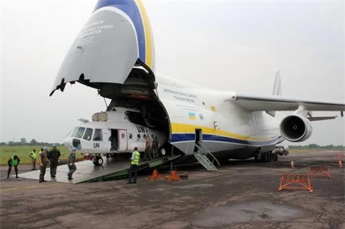 Máy bay vận tải chiến lược hạng nặng An-124 Ruslan của hàng không Ukraine