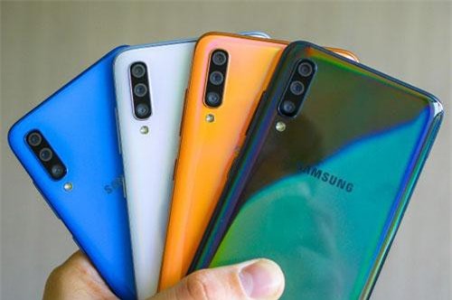 Đánh giá smartphone Samsung 3 camera sau, RAM 6 GB, giá 9,29 triệu tại Việt Nam