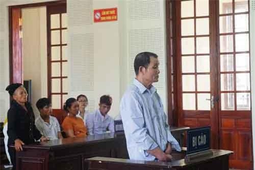 Cha ném cái bát, con ném cái mũ, người chết, kẻ vào tù