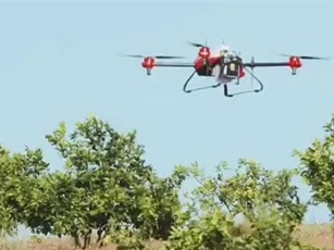 Clip: Trung Quốc tham vọng thống trị ngành nông nghiệp thông minh với máy bay không người lái phun thuốc trừ sâu