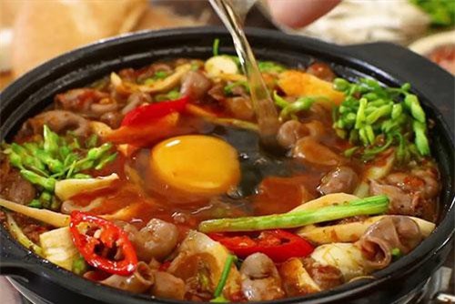 Vào bếp trổ tài làm món bao tử cá basa né sa tế cay nồng hấp dẫn