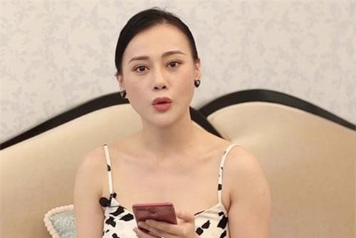 Bị chê vòng ba giả, mặt đơ, 'Quỳnh búp bê' thẳng thừng đáp trả anti-fan