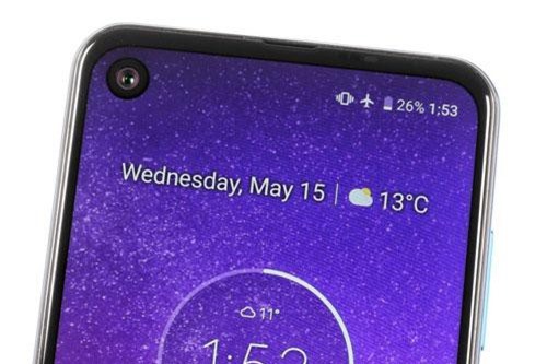 Motorola ra mắt smartphone màn hình đục lỗ, chip Exynos 9609, giá gần 12 triệu