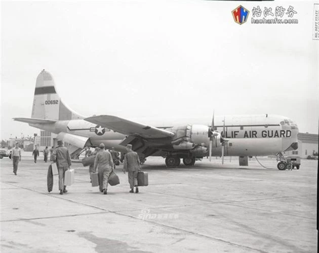 Can canh phien ban cho hang it tieng tam cua phao dai bay B-29-Hinh-7