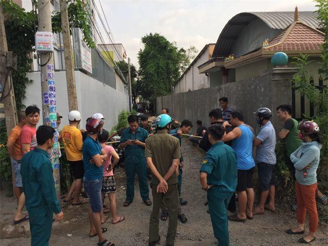 Bình Dương: Chồng chết, vợ bỏng nặng trong căn nhà nồng nặc mùi xăng