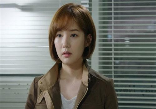 Đang băn khoăn vì chồng bỗng thay đổi sau chuyến du lịch cùng công ty, tôi phát hiện ra sự thật chỉ từ một bức ảnh