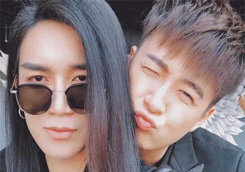 Khỏi cần chờ đến hết "Running Man" mới kết hôn, BB Trần và Ngô Kiến Huy đã công khai gọi nhau là vợ chồng luôn rồi