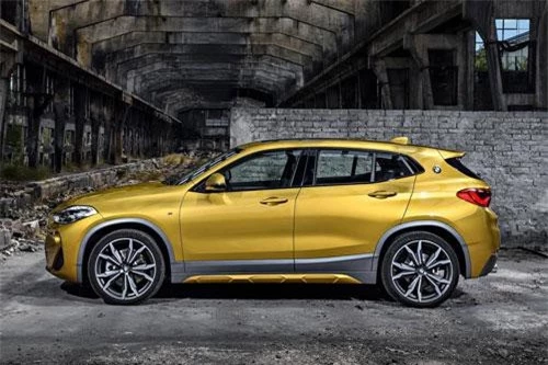 BMW X2.