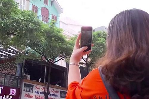 'Chuyện lạ' hoa sữa nở bung giữa nắng hè gay gắt khiến nhiều người ngạc nhiên