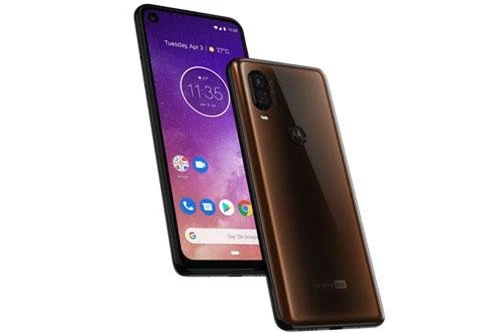 Motorola One Vision sử dụng khung viền bằng nhựa, 2 bề mặt bảo vệ bởi kính cường lực Corning Gorilla Glass nhưng chưa rõ phiên bản nào. Máy có kích thước 160,1x71,2x8,7 mm, trọng lượng 180 g. 