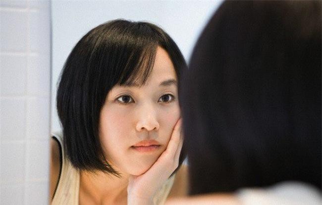 Về ra mắt nhà người yêu, tôi "hóa đá" khi phát hiện mẹ anh chính là người đàn bà từng bị tôi "vạch mặt" giữa chốn đông người