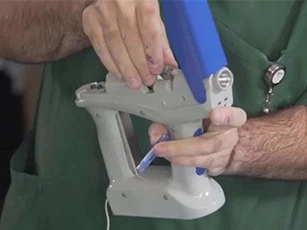 Clip: Israel phát triển loại súng phun chữa bỏng không gây đau đớn