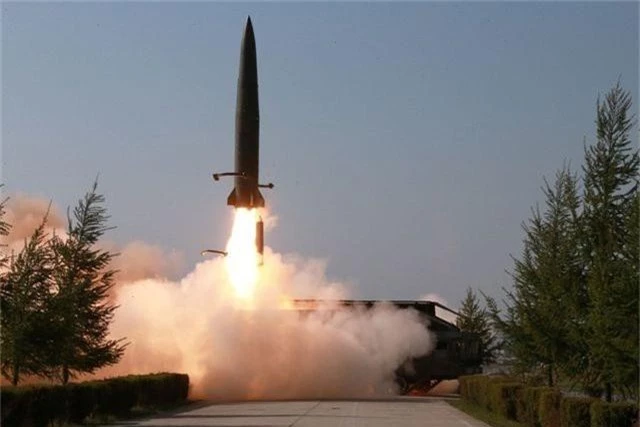 Chuyên gia Mỹ nghi Triều Tiên sao chép tên lửa tiên tiến Iskander của Nga - 1