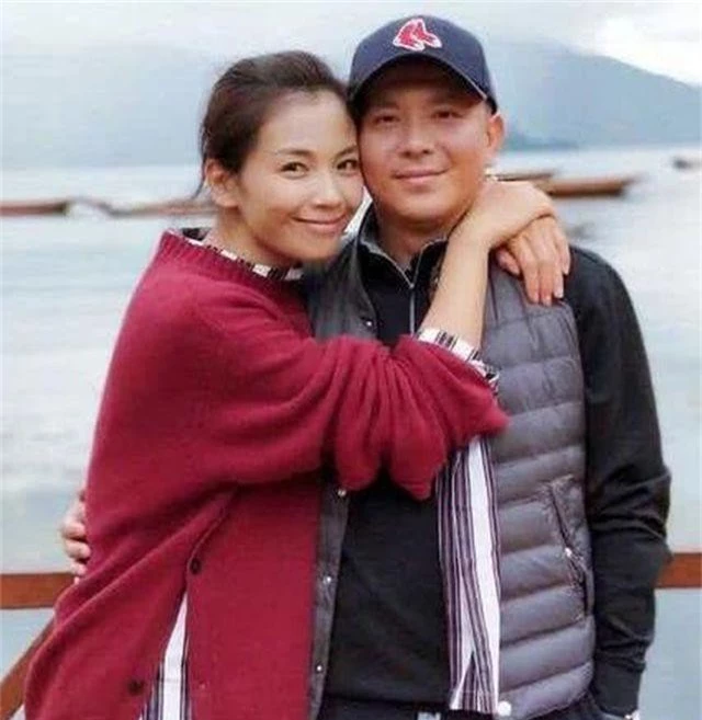 Lưu Đào: Người vợ quốc dân xinh đẹp lăn lộn giúp chồng đại gia trả nợ - 1