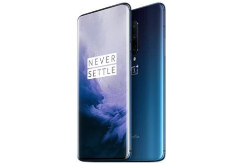 OnePlus 7 Pro sở hữu thiết kế với khung nhôm, 2 bề mặt phủ kính cường lực Corning Gorilla Glass 5. Máy có kích thước, 162,6x75,9x8,8 mm, cân nặng 206 g. 