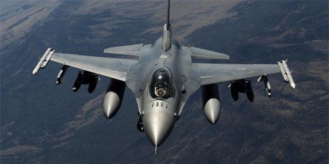 Mỹ bắt giữ công dân Nga vì mua sách hướng dẫn máy bay F-16 trên mạng