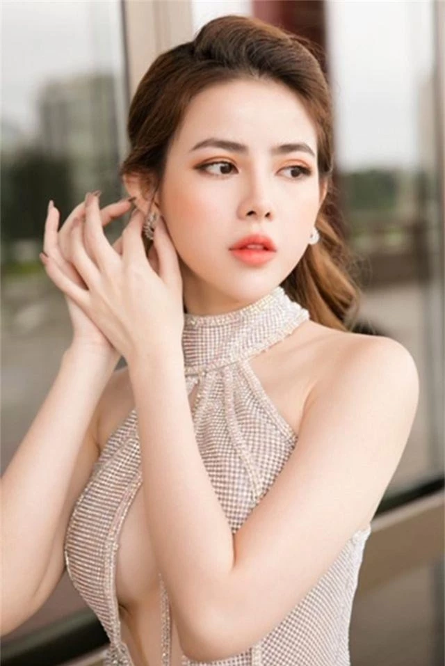 Con gái nghệ sĩ Hữu Tiến.