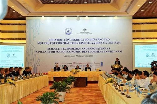  Toàn cảnh Hội nghị "Khoa học, công nghệ và đổi mới sáng tạo - một trụ cột cho phát triển kinh tế, xã hội của Việt Nam" .